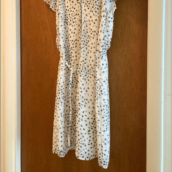 H&M Pretty Black & White Knee Length Short Sleeve Dress - Leaf Pattern - Picture 4 of 6